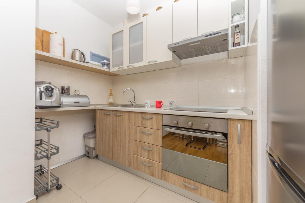 Neno Appartement Makarska Buitenkant foto
