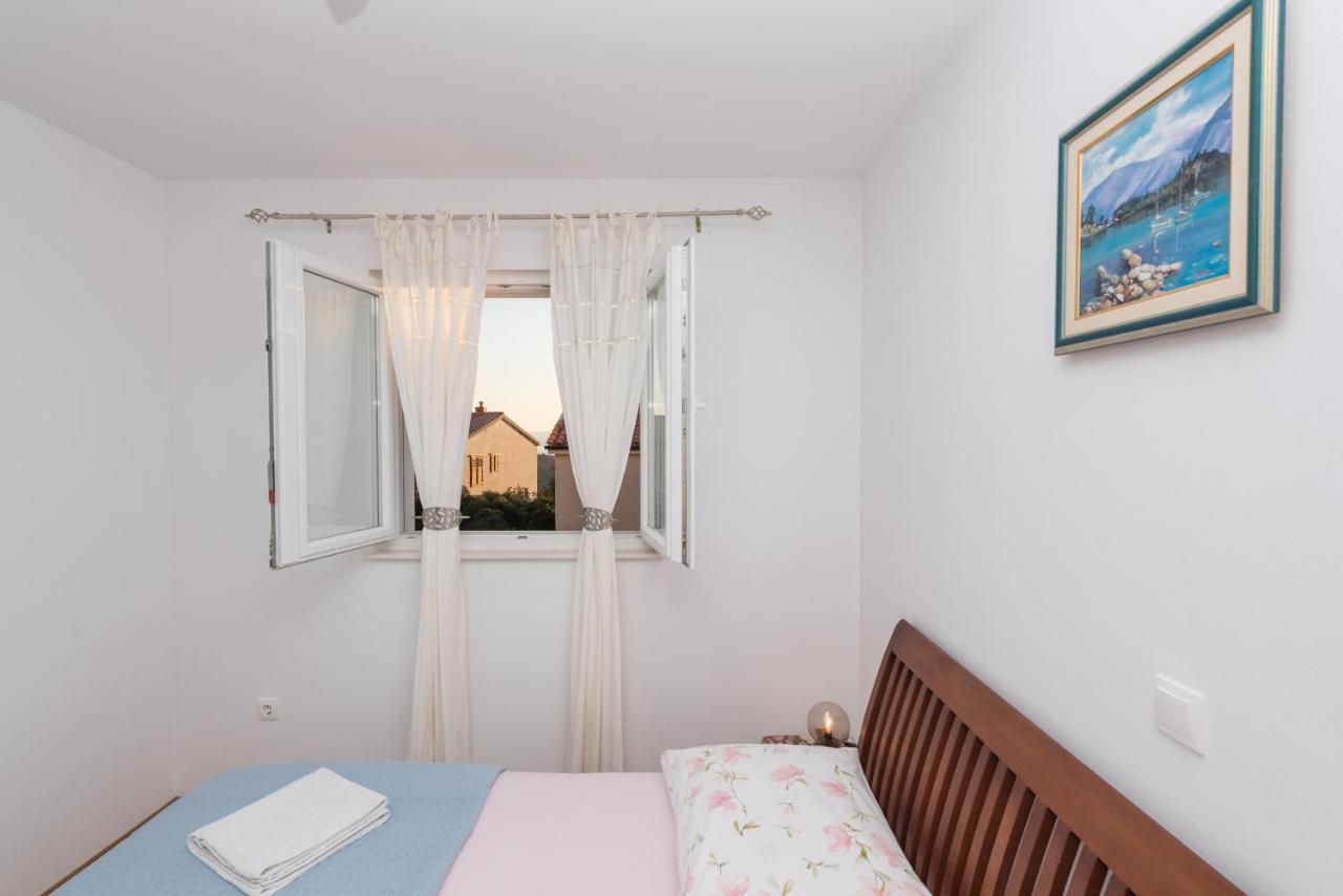 Neno Appartement Makarska Buitenkant foto