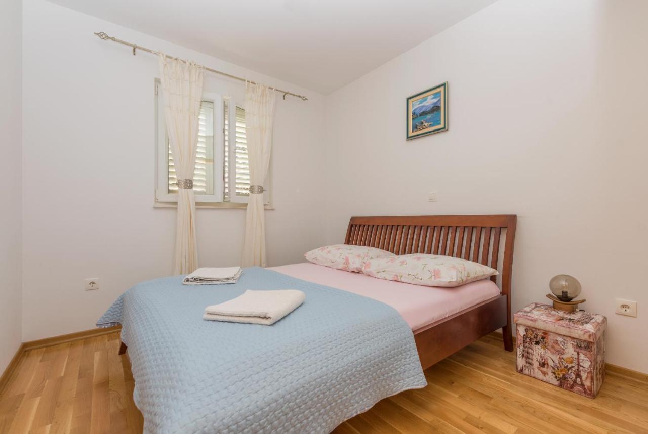 Neno Appartement Makarska Buitenkant foto