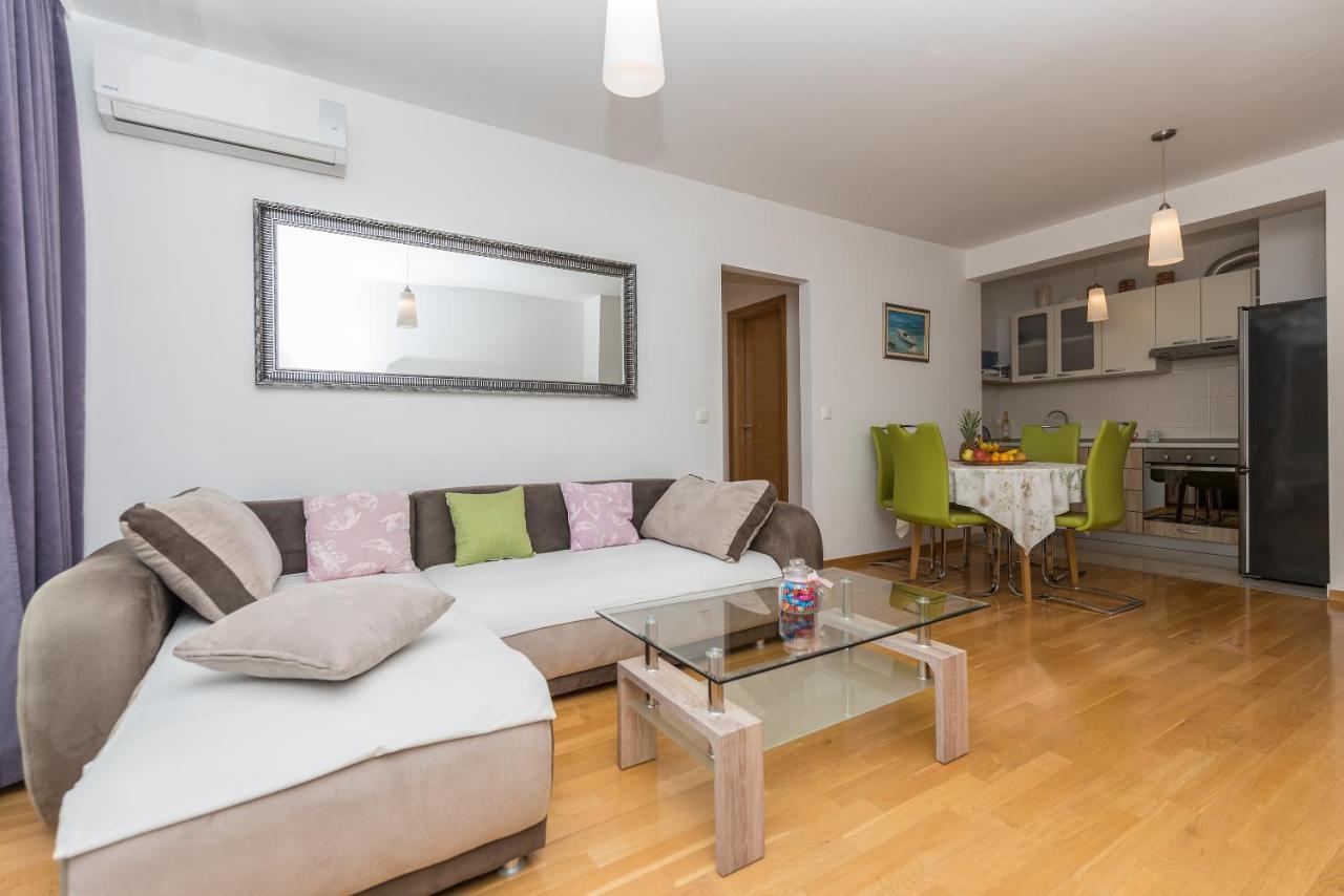 Neno Appartement Makarska Buitenkant foto