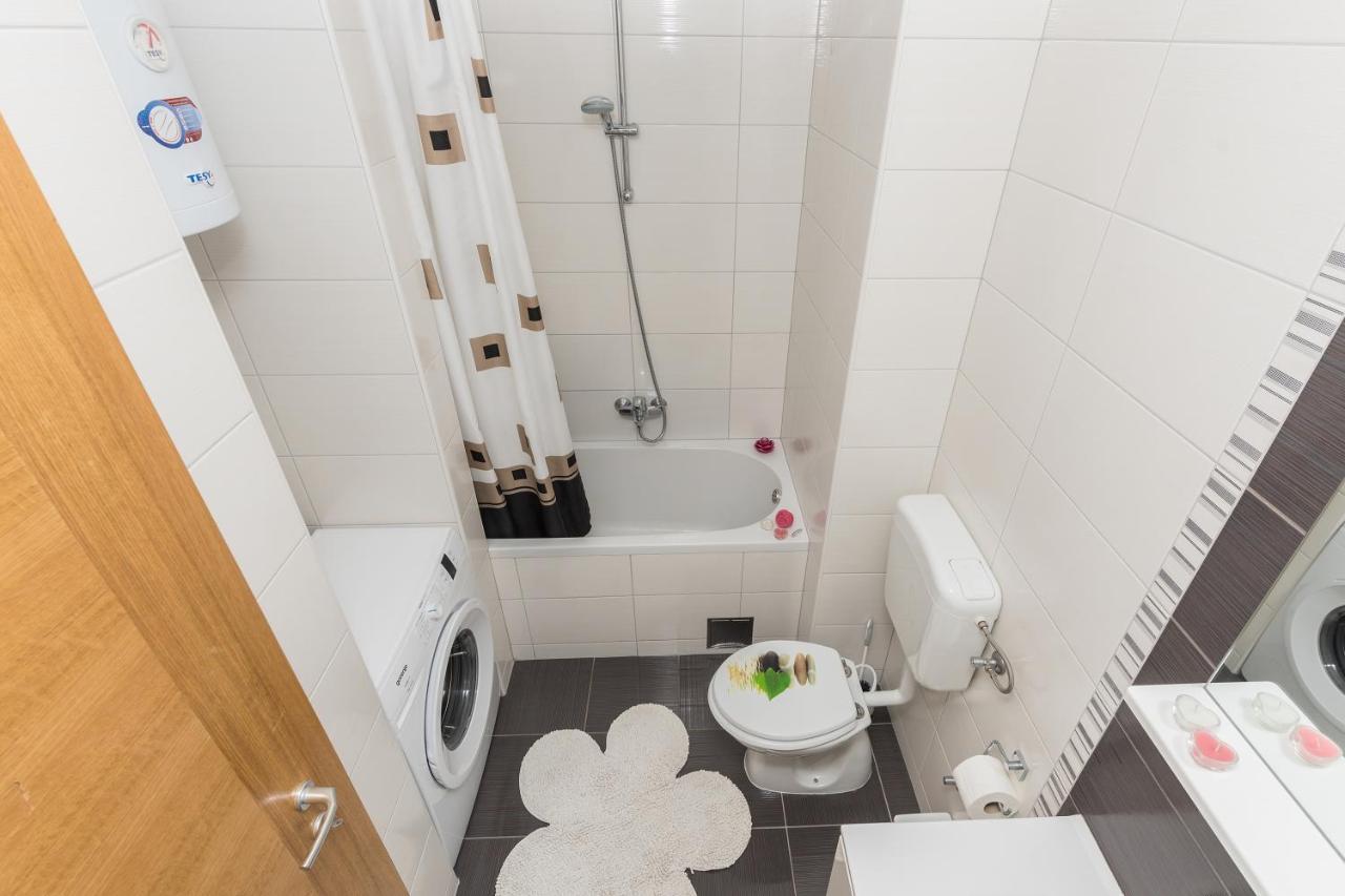 Neno Appartement Makarska Buitenkant foto