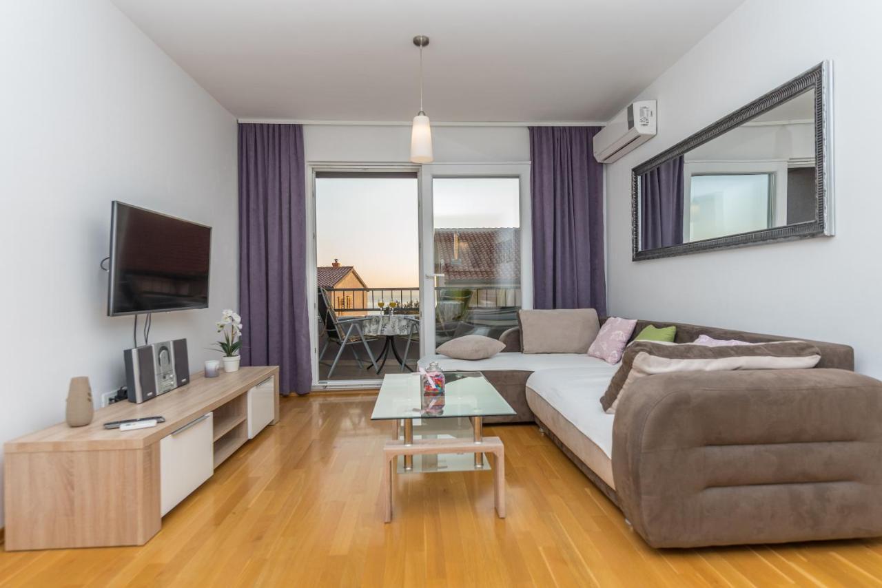 Neno Appartement Makarska Buitenkant foto
