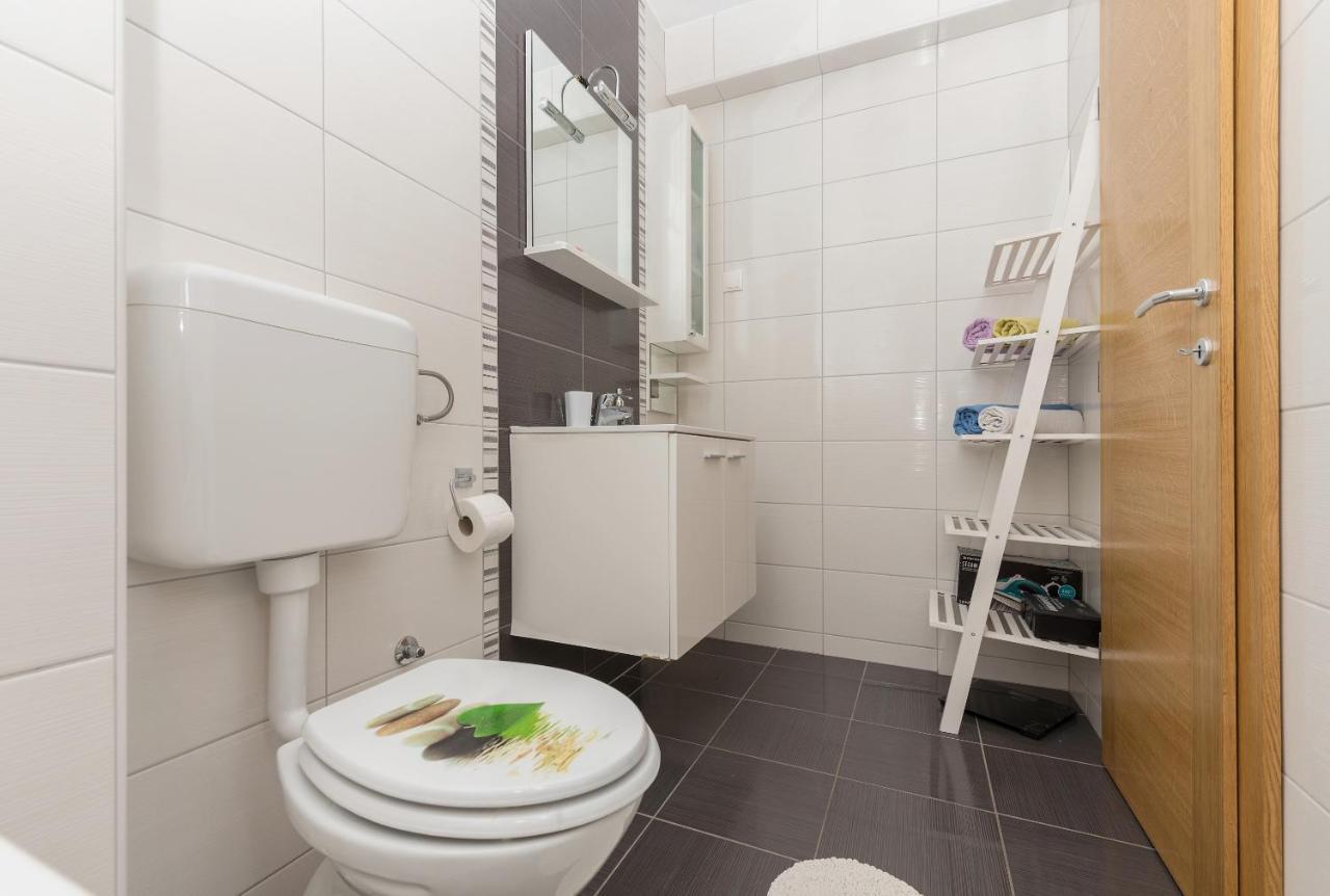 Neno Appartement Makarska Buitenkant foto