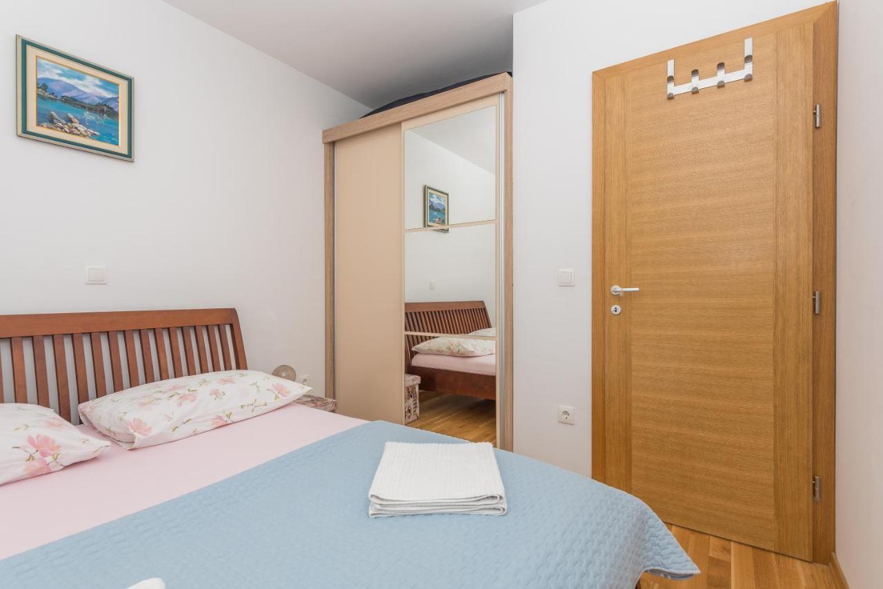 Neno Appartement Makarska Buitenkant foto